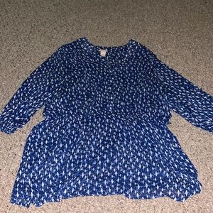 Xl cute blouse for dressing up any outfit!